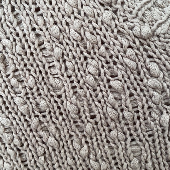 XS tan O’Neill sweater - Picture 3 of 4